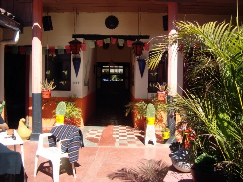 Common area at Hostal de Los Camellos.