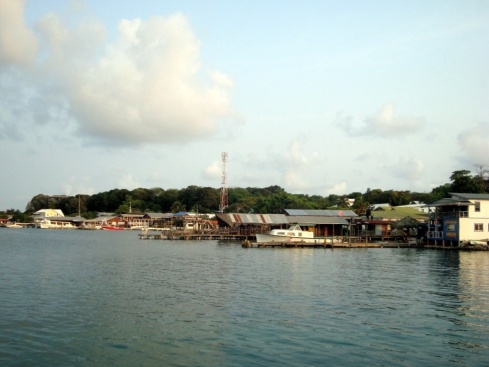 Our last look at Utila from the main jetty.