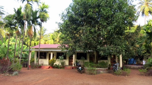 Shriv Shrushti Guesthouse. 4 nice rooms.