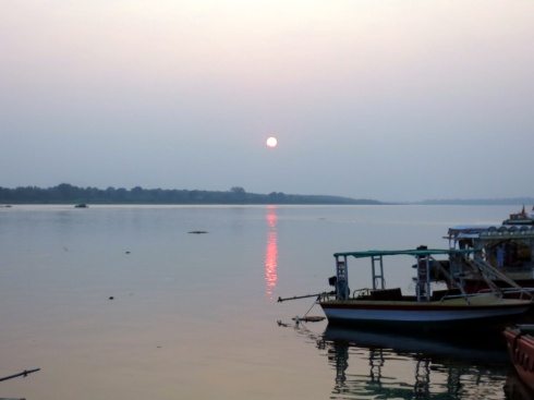 Sunset over the peaceful Narmada river.