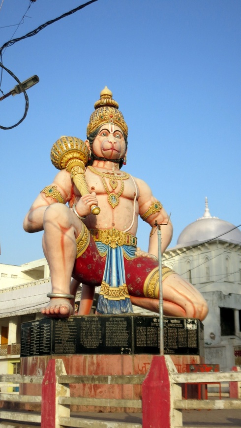 A massive statue of Hanuman in Chitrakoot.