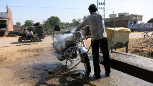 We took the opportunity to get our dusty bike cleaned in Chitrakoot.