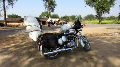 Stopping for a break in the shade on the way to Chitrakoot.